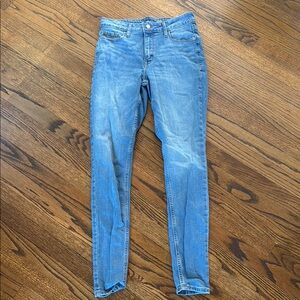 B4 Old Navy Women’s 6 Long High Rise Blue Skinny Jeans